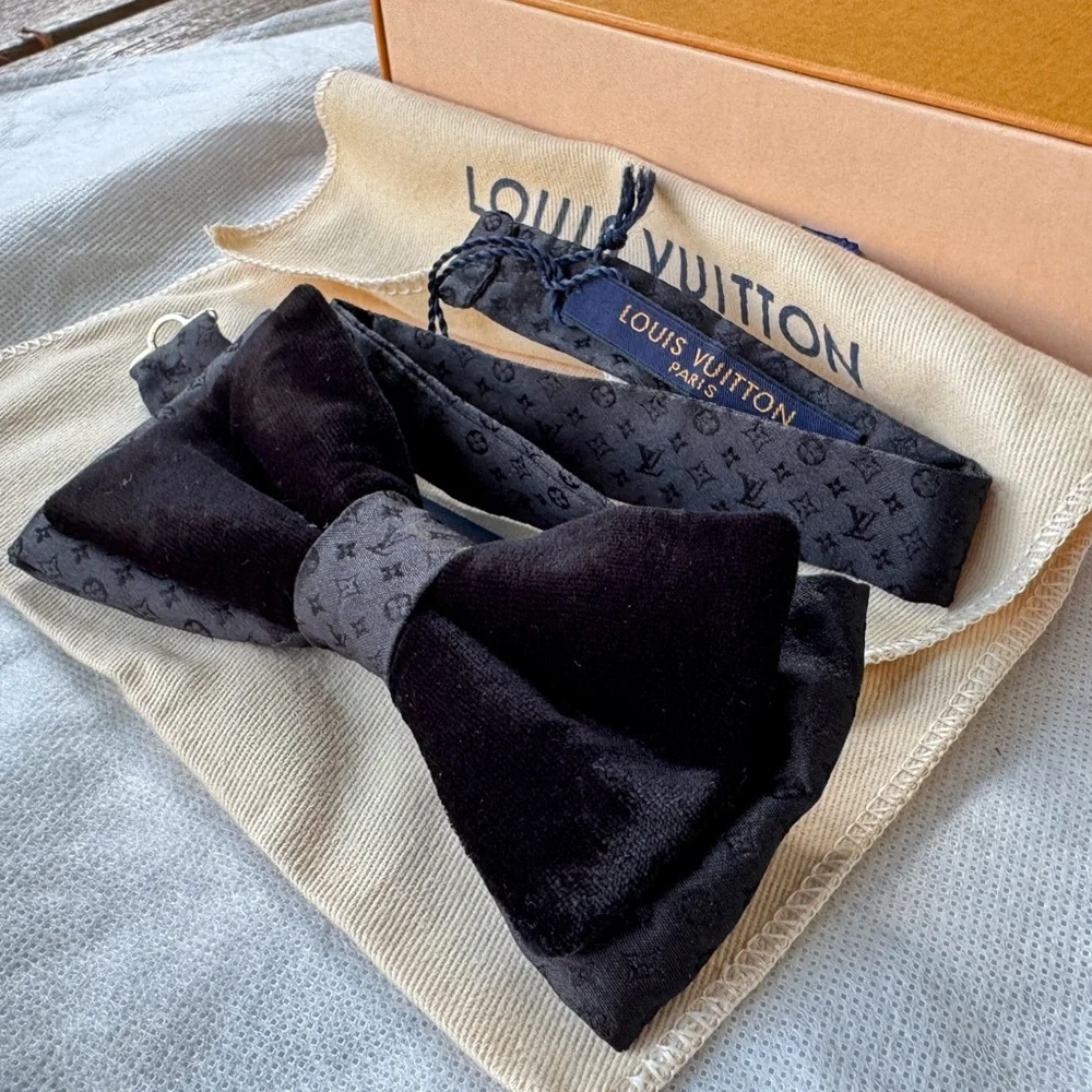 🔥LV VELVET 26’🔥💯🆕 RARE LOUIS VUITTON MONOGRAM BLACK TIE BOW TIE STUNNING - Picture 16 of 16